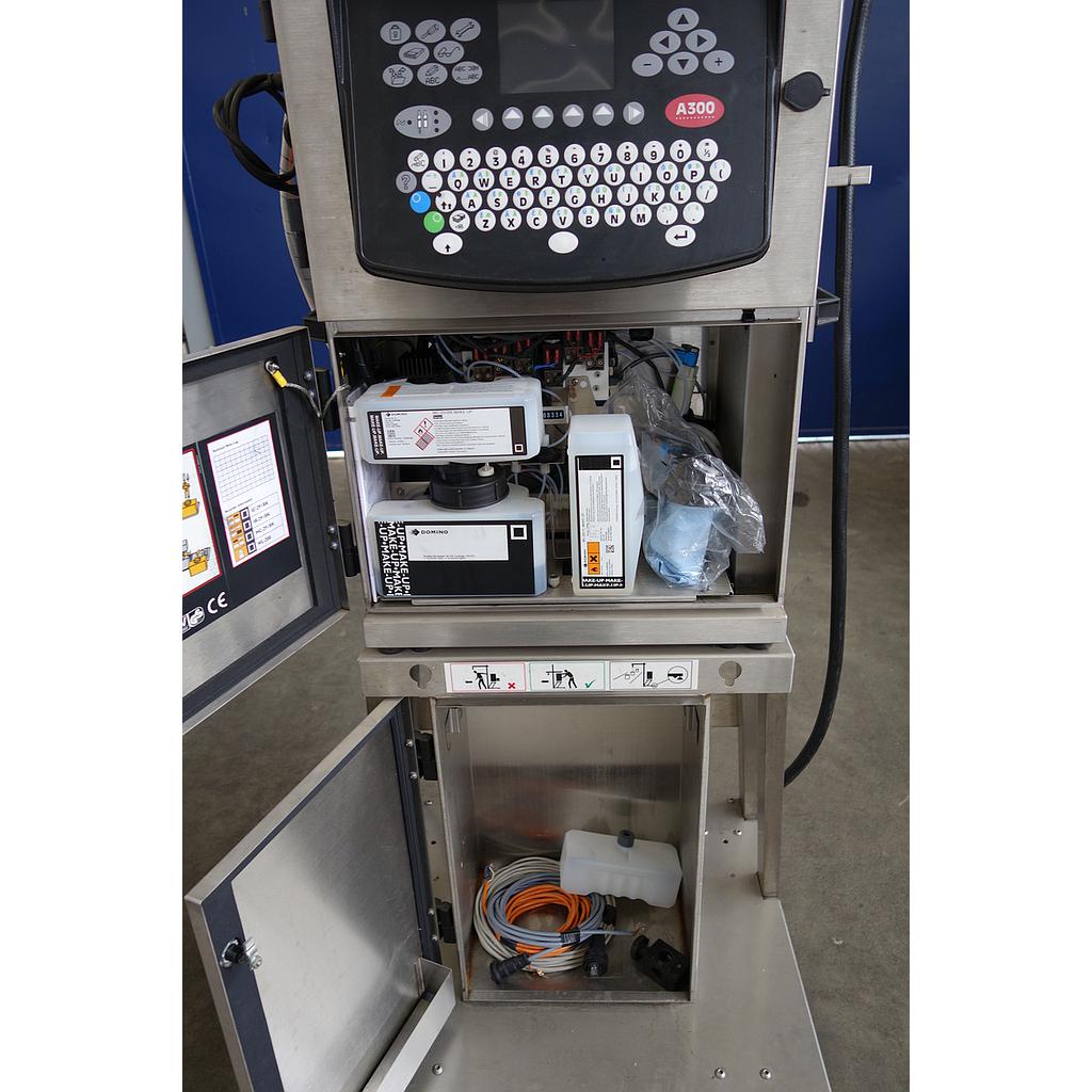 DOMINO A300 Ink Jet Drucker für bottle label