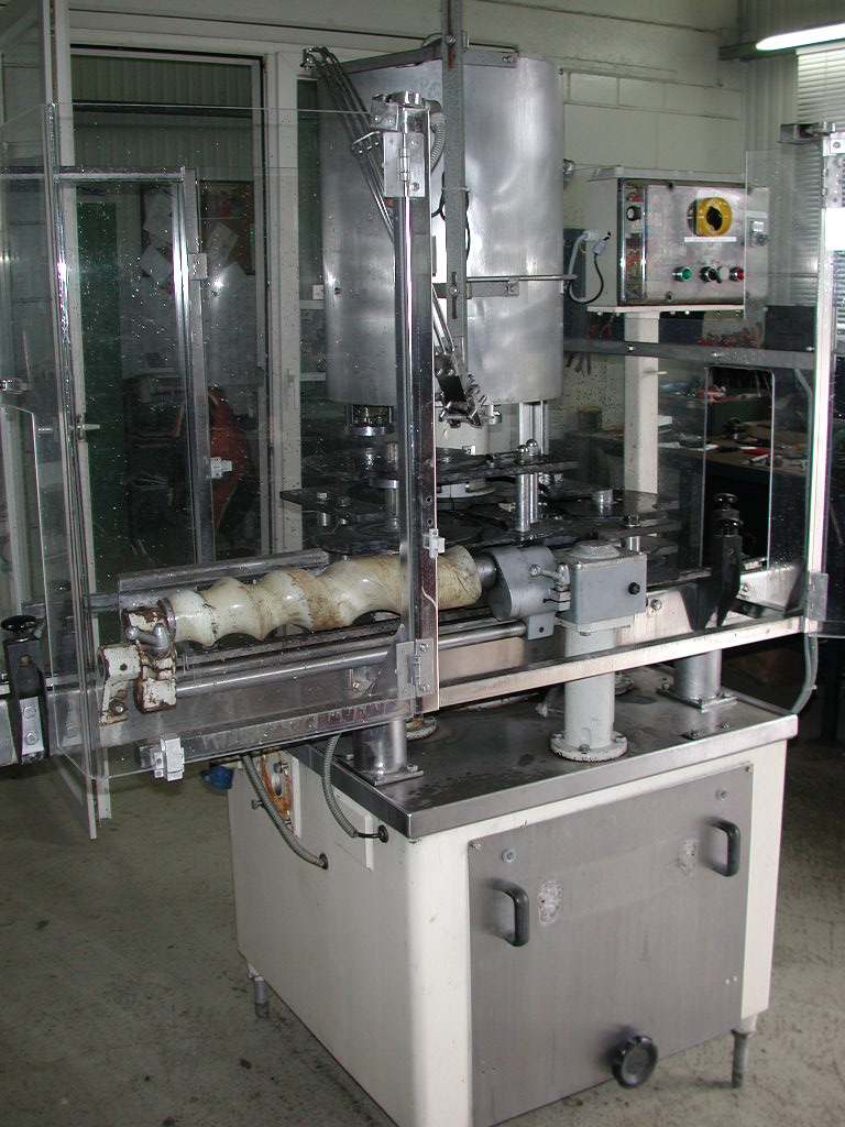BERTOLASO SIGMA 103 XY 3 head srew capper de