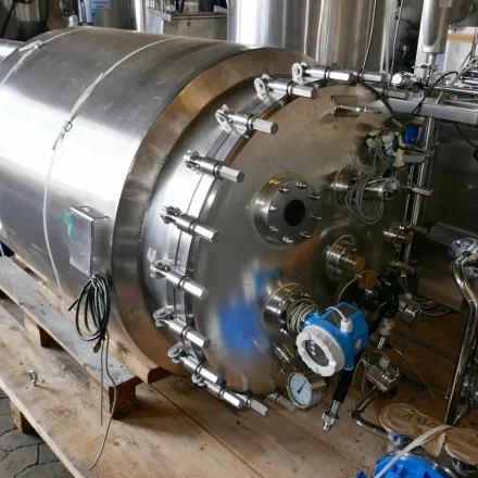 880 Liter heiz-/kühlbarer Druckbehälter aus V4A mi – RESALE