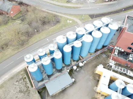 180000 Liter heiz-/kühlbarer Druckbehälter aus V2A – RESALE