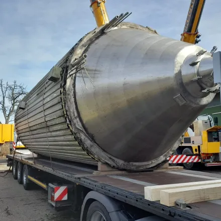 Gross Behälter- Und 37800 Liter heiz-/kühlbarer Druckbehälter / Zylind – RESALE