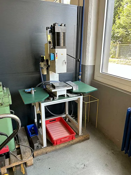 Gechter 45 kN HKPL Pneumatische Kniehebelpresse – RESALE