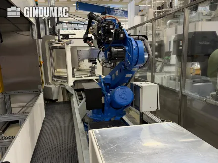 Yaskawa Motoman ES165D + rail Automation Equipment – RESALE