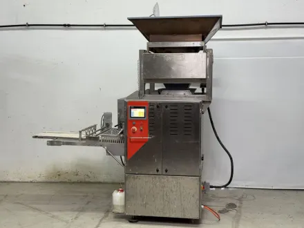 Lippelt SVI-4DA Teigteil- und Wirkmaschine – RESALE