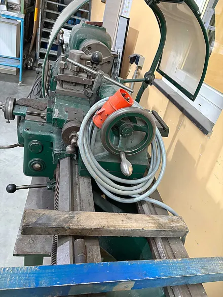 Vöest 190 Leit- und Zugspindeldrehmaschine – RESALE