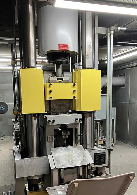 Winter-Pressen VSP 350 Viersäulenpresse – RESALE