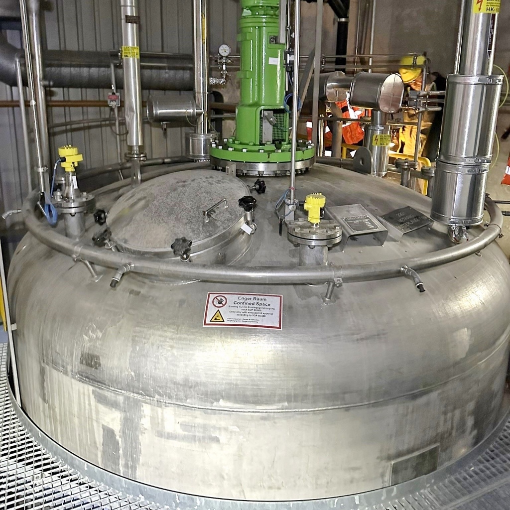 Bertsch 67000 Liter Rührwerkskessel aus V4A mit Schrägblat