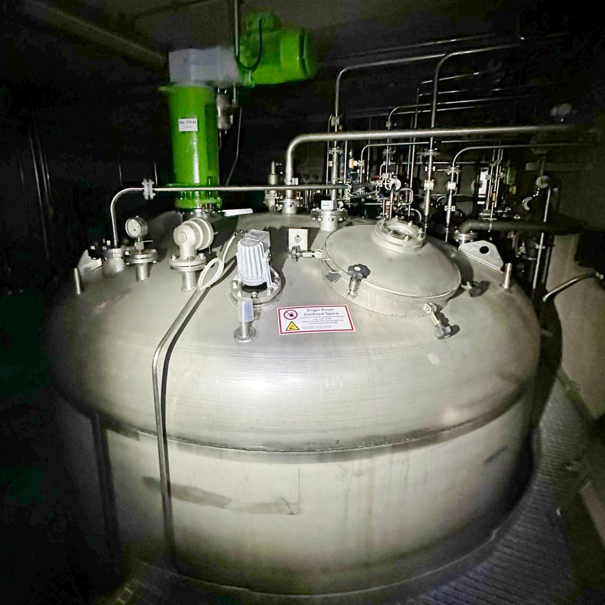 Hinke Tankbau 55610 Liter Rührwerksbehälter aus V4A mit Schrägbl