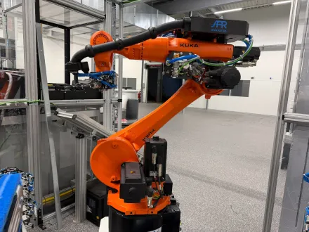 Kuka KR 22 R1610-2 /SEL Handling Roboter – RESALE