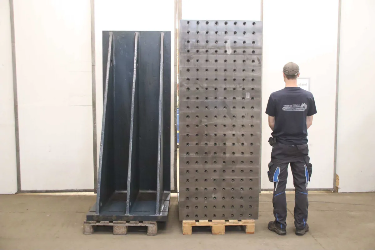 1000/800/H1250 mm Aufspannwinkel mit Gewindebohrungen
