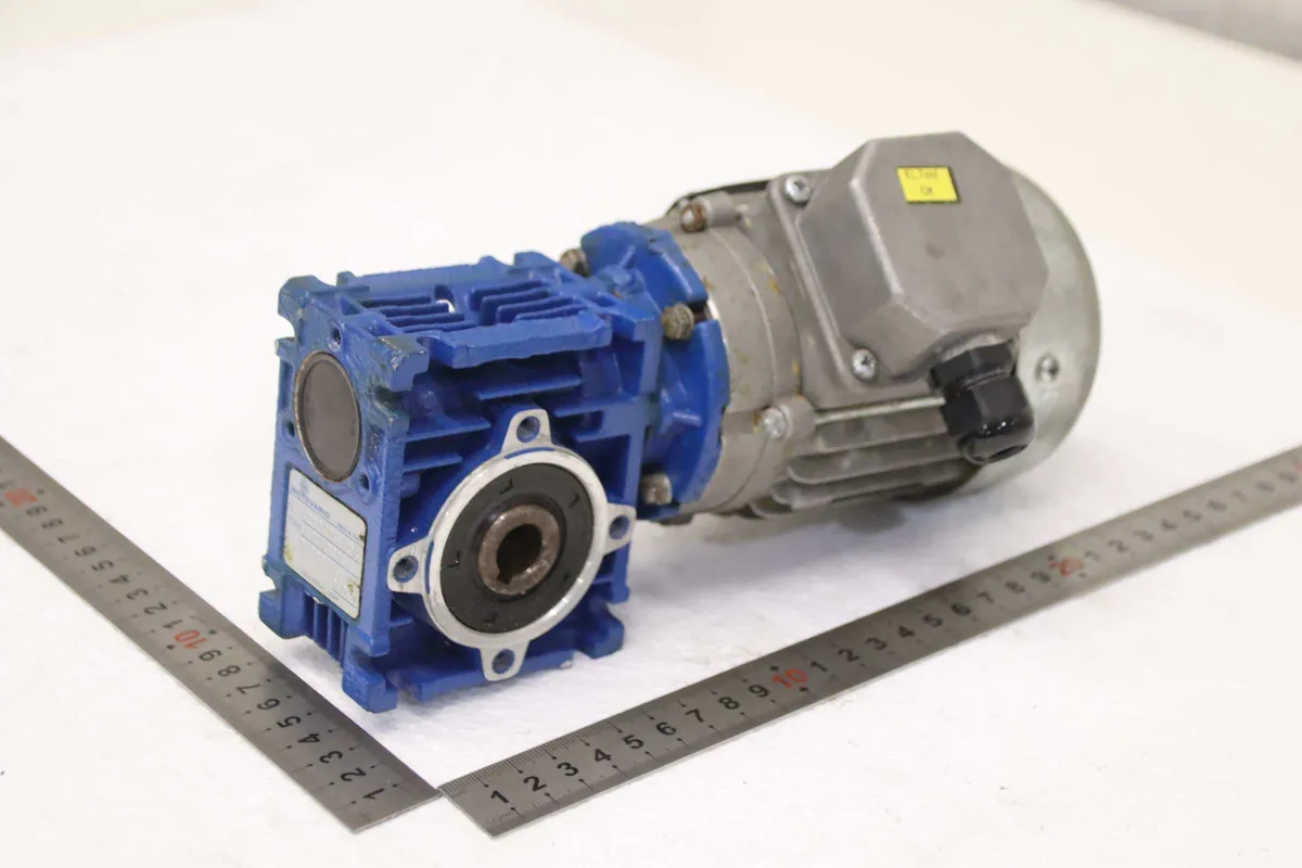 Motovario Neri NMRV/030 T5034 Getriebemotor 0,06 kW 17 U/min