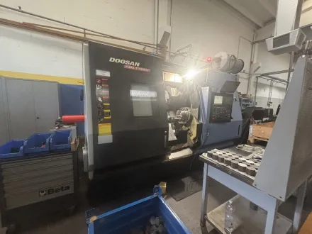 Doosan TT2500SY CNC-Drehmaschine mit angetriebenen Werkzeugen – RESALE