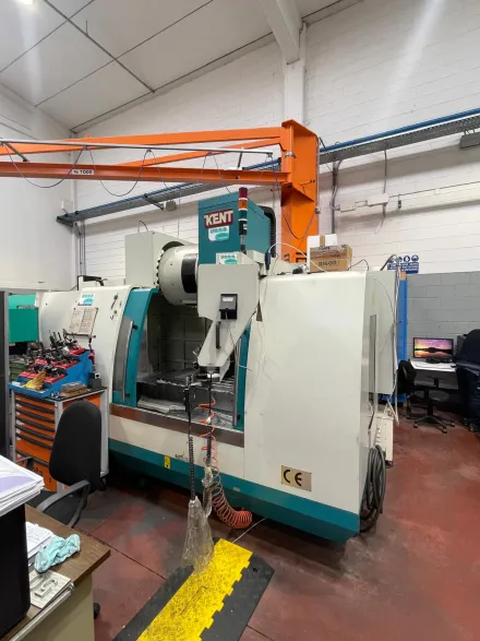 Kent KMV 10 Vertikal-Bearbeitungszentrum – RESALE