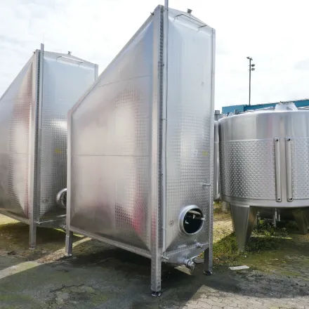 Rieger Behälterbau 7400 Liter Rechteckbehälter aus V2A – RESALE