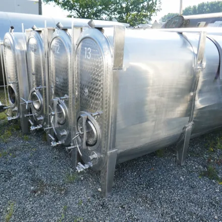 2500 Liter ovaler Lagerbehälter aus V2A – RESALE