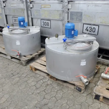 300 Liter Rührwerksbehälter aus V2A mit Schrägblat – RESALE