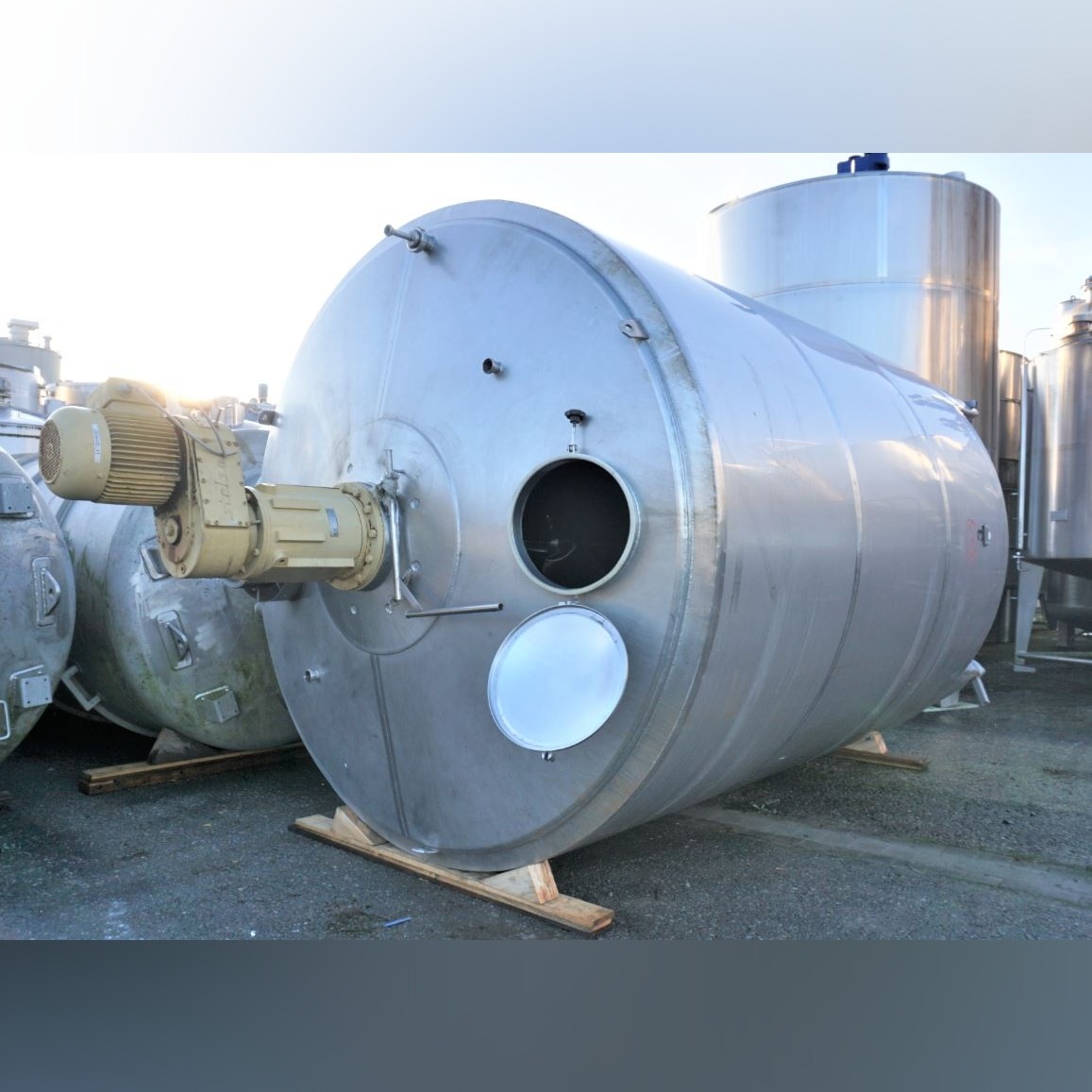 Ullmann (ULLCO) 25000 Liter heiz-/kühlbarer Rührwerkstank aus V2A