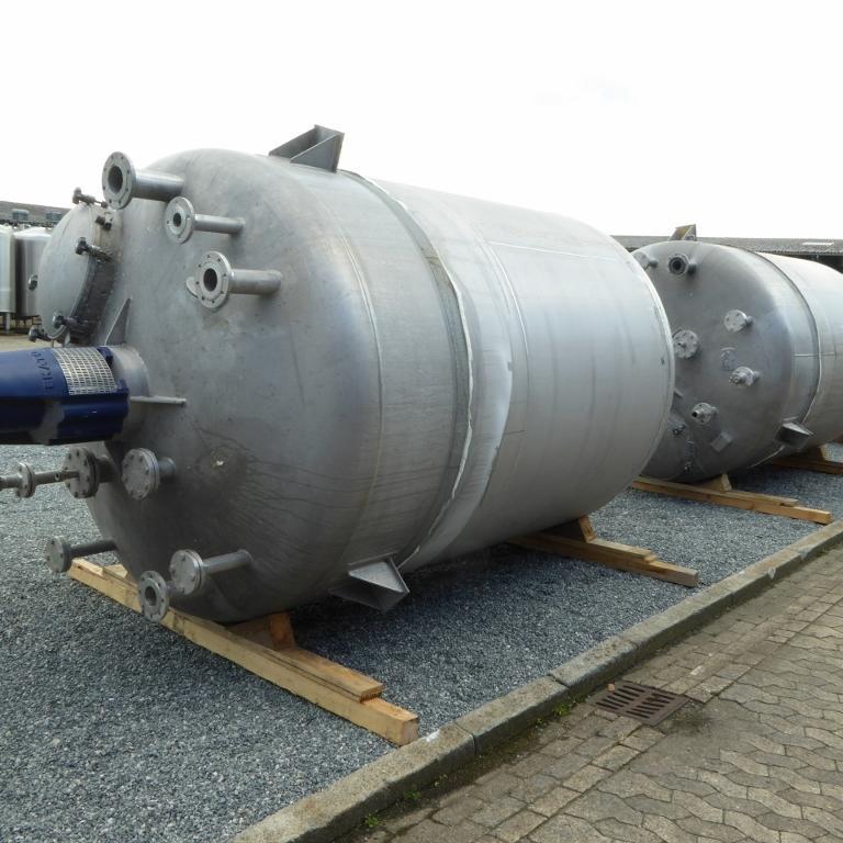 8000 Liter Rührwerksbehälter aus V2A mit 22 kW Eka