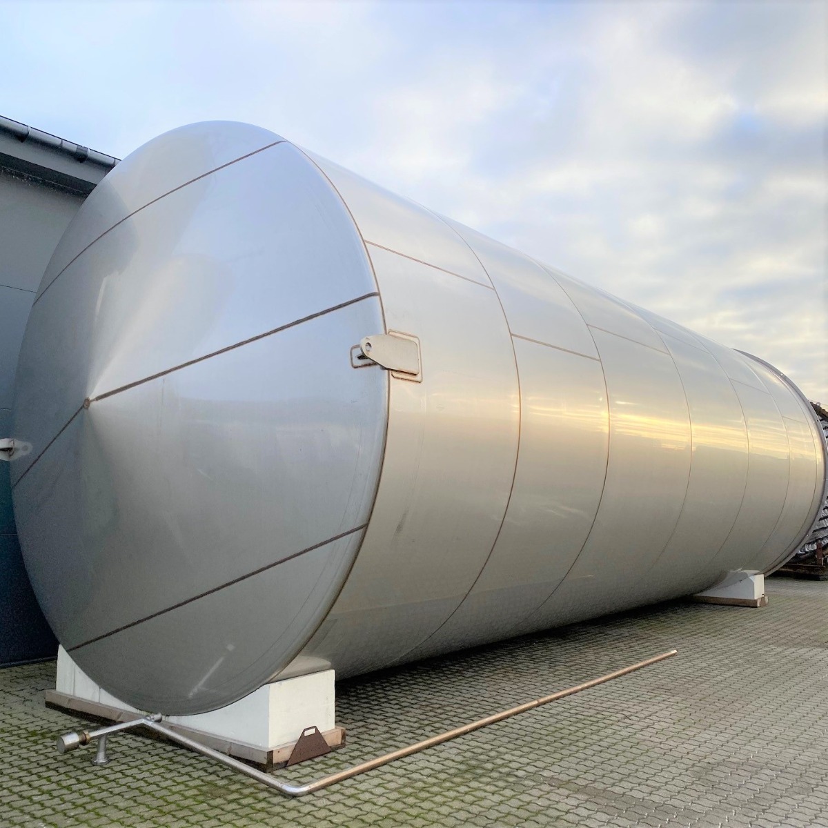 150000 Liter stehender Lagertank aus V4