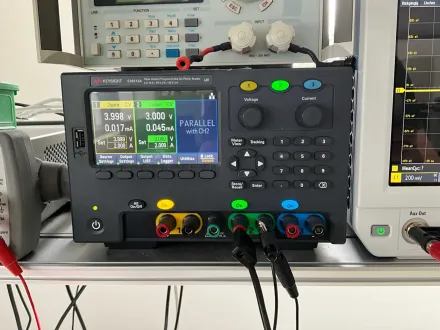 KEYSIGHT - E36313A - Programmierbares 3-Kanal-Labornetzgerät – RESALE