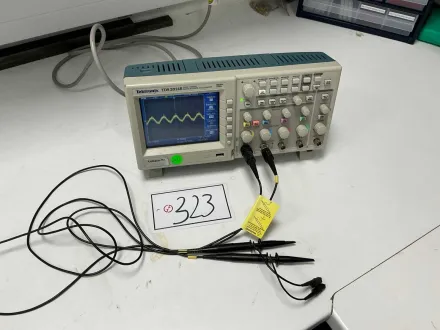 TEKTRONIX - TDS2014B - Digitales Oszilloskop – RESALE