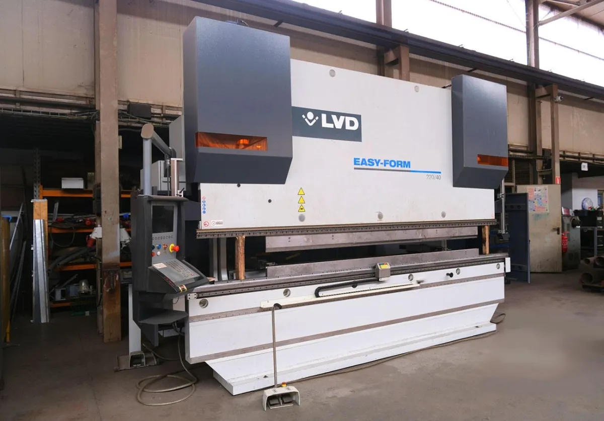 LVD PPEB-EFL Turbo 220 ton x 4100 mm CNC Hydraulische Pressbremsen