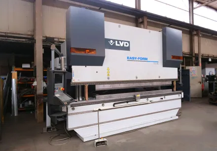 Lvd Ppeb-Efl Turbo 220 ton x 4100 mm CNC Hydraulische Pressbremsen – RESALE