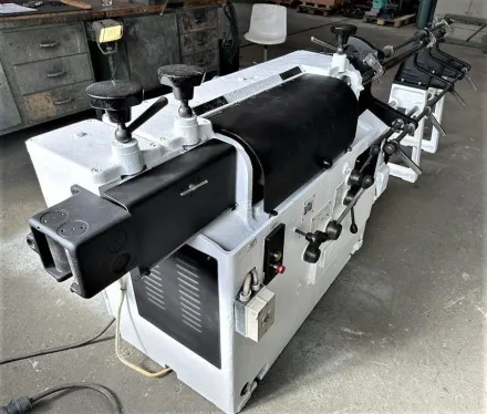 Wmw UDARA10 Drahtricht- und Abschneidemaschine – RESALE