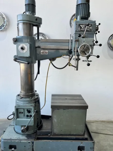 Alzmetall AB 3 /R Radialbohrmaschine – RESALE