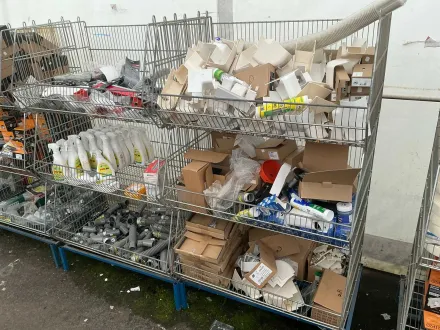 Verschiedene Zubehörteile – RESALE