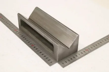 Guss 200/75/H60 mm 90° Anreissprisma – RESALE