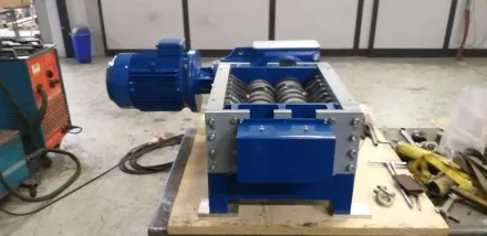 Italian 2- SHAFT SHREDDER  400 mm 5... Wirtschaftlicher 2-Wellen-Schredder 400 mm für kleine Unternehmen, Schiffe, Gemeinden usw. – RESALE