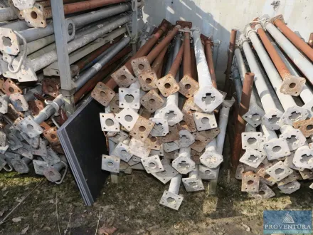 Baustützen verzinkt u. schwarz ca. 40 St. m. 1 Bar – RESALE