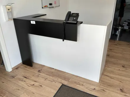 Empfangstheke inkl. Empfangstisch und Büro Container – RESALE