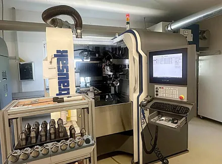 Strausak U-Grind CNC Werkzeugschleifmaschine – RESALE