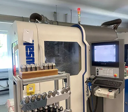 Strausak U-Grind CNC Werkzeugschleifmaschine – RESALE