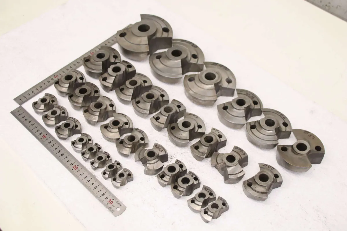 Sassex E16 / E17 Ø 40 bis 128 mm Spiralbohrmesser 33 Stück