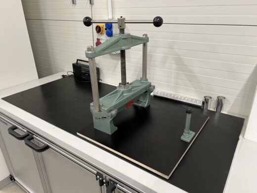 Curt Beier B500 bookbinding press for backing Buchbindereimaschinen
