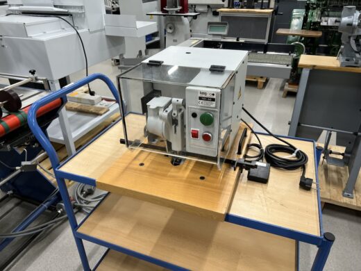 Hang 101-50 Eyeletting machine Buchbindereimaschinen