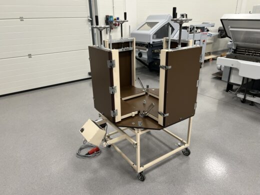 4-station bookbinding press for gluing blocks MURO Buchbindereimaschinen