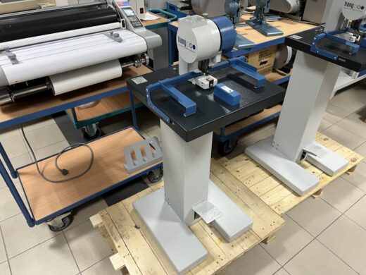 Hang 102-20 Eyeleting machine with base Buchbindereimaschinen