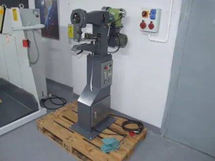 Corner wrapping machine HJ-40 Kartonverpackungsmaschinen – RESALE