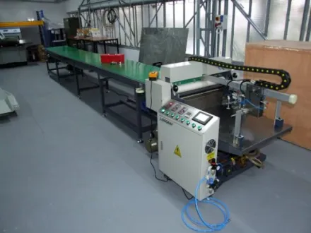 Automatic gluing machine HL-650A Kartonverpackungsmaschinen – RESALE