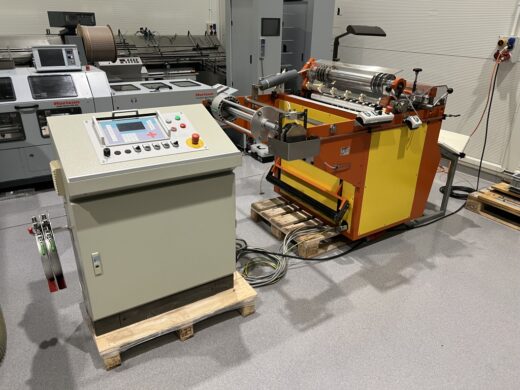 Robust 800 Roll-to-Sheet Slitter Schneidemaschinen