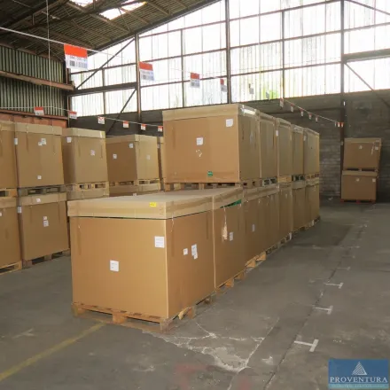 Verpackungsmaterial auf 14 Paletten – RESALE