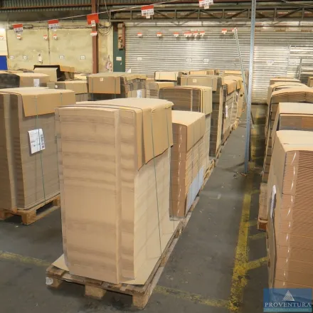 Verpackungsmaterial auf 10 Paletten – RESALE