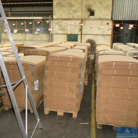 Verpackungsmaterial auf 21 Paletten – RESALE