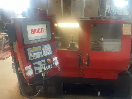 Emco EMCOMAT 200X1000 Zyklendrehmaschine – RESALE