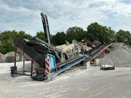 Mobile Zerkleinerungs-/Siebanlage – RESALE