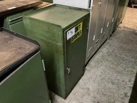 Werkzeugschrank ohne Inhalt – RESALE